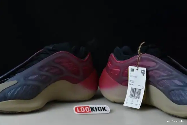 Yeezy GW1814 V3 Fade 700 Carbon Adidas 0602